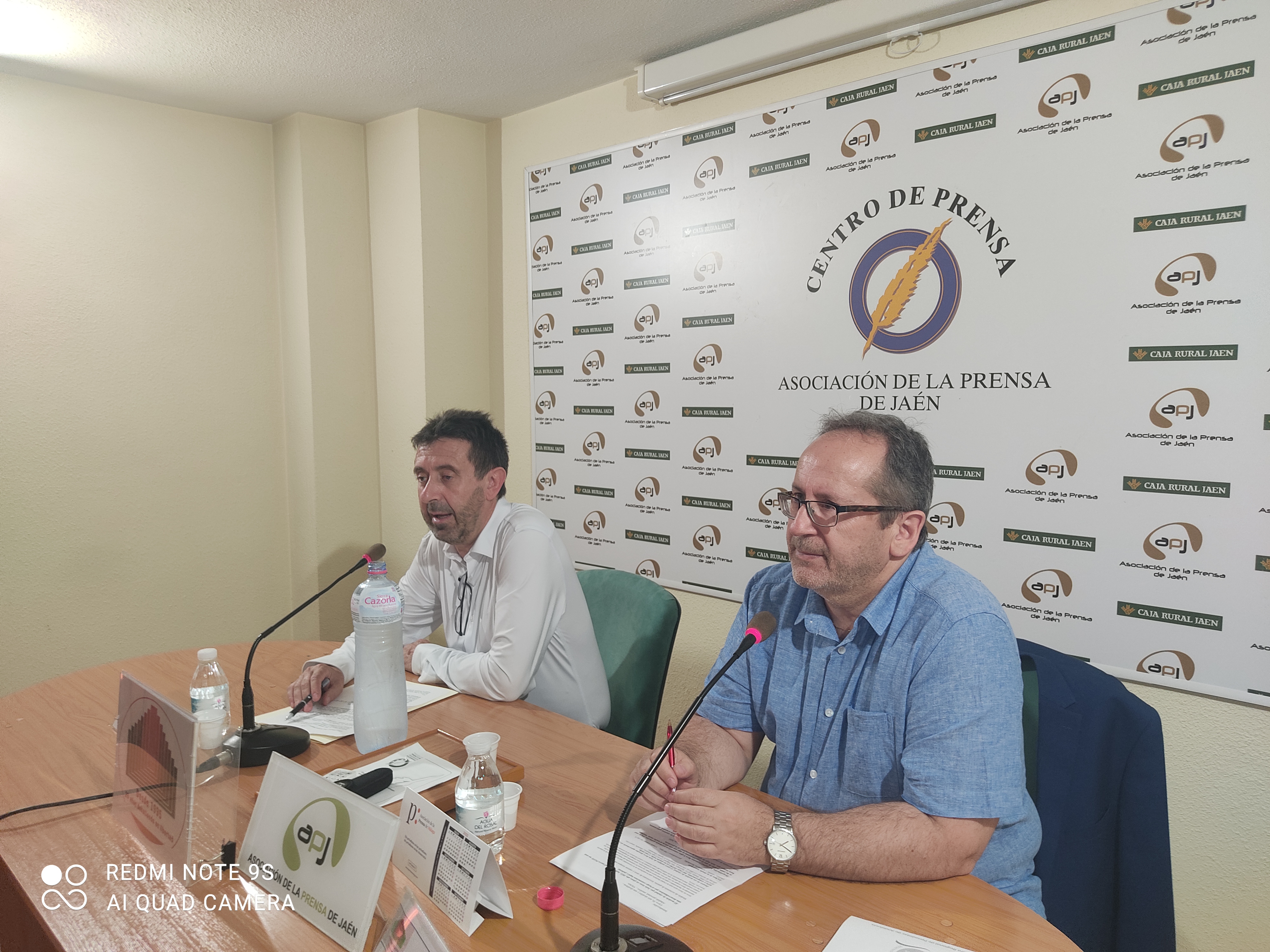 El periodista José M. Liébana muestra la situación política y social de Jaén en un debate celebrado en la sede de la APJ