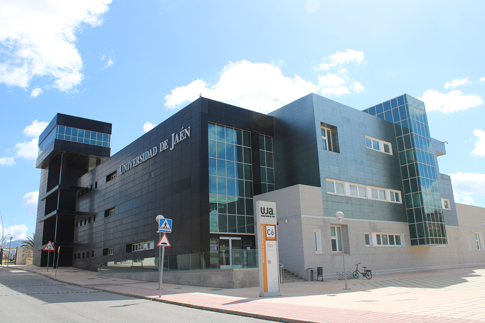 La Asociación de la Prensa de Jaén y la Demarcación Territorial del Colegio de Periodistas de Andalucía distinguen a la Universidad de Jaén por su papel vertebrador de la provincia