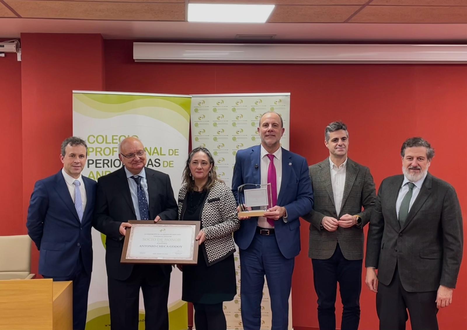 La Asociación de la Prensa de Jaén celebra el Día del Patrón de los Periodistas con un reconocimiento a la UJA y a Antonio Checa